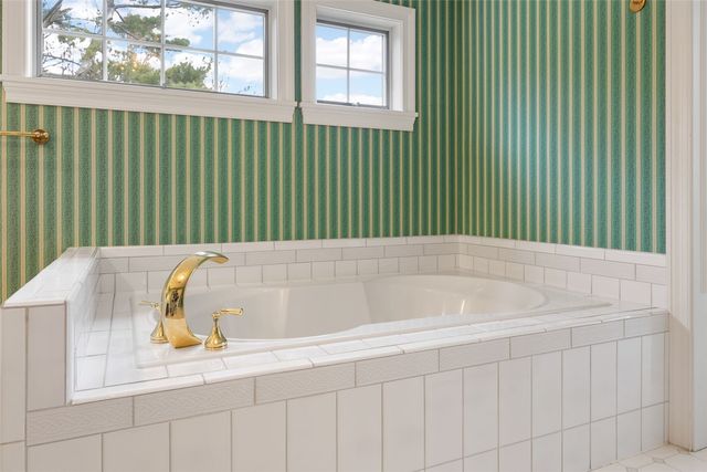 14 Oak Park Place NE, Iowa City, IA 52240