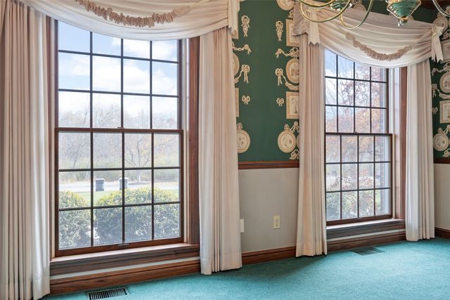 14 Oak Park Place NE, Iowa City, IA 52240