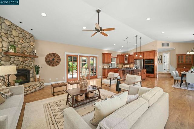 4345 Rose Lane, Concord, CA 94518