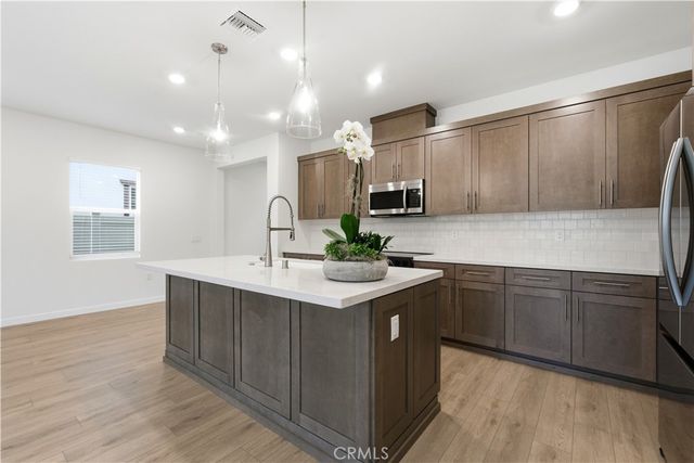 42822 Summer Lane, Lancaster, CA 93536