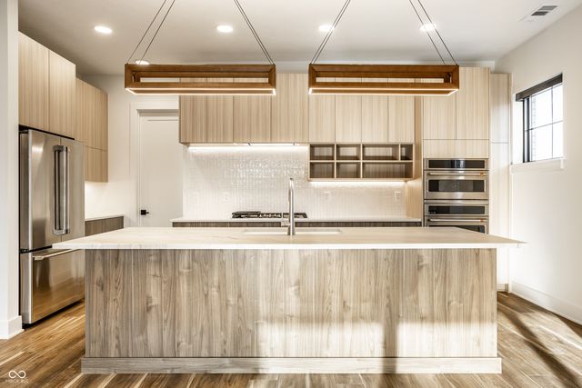 728 Pawnee Road 2N, Carmel, IN 46032