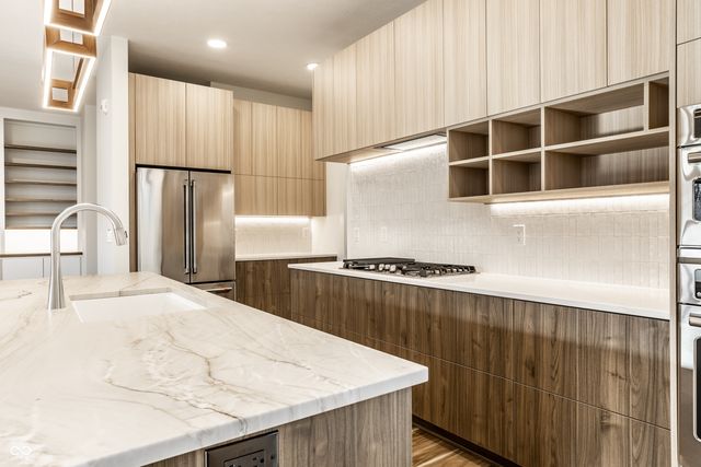 728 Pawnee Road 2N, Carmel, IN 46032