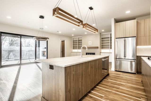 728 Pawnee Road 2N, Carmel, IN 46032