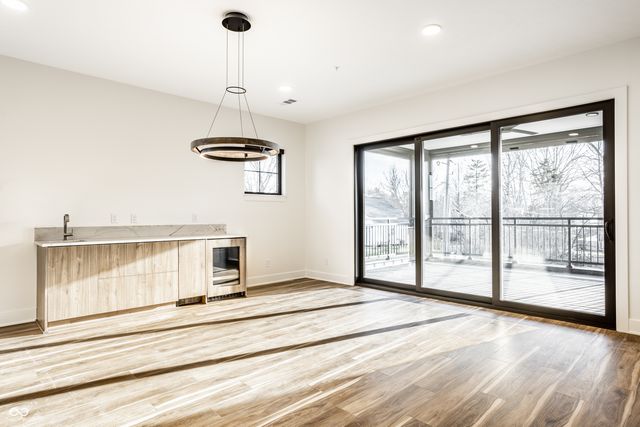 728 Pawnee Road 2N, Carmel, IN 46032