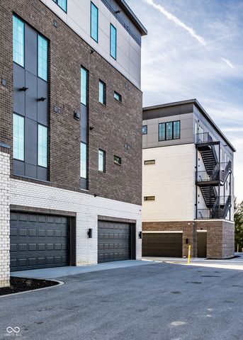 728 Pawnee Road 2N, Carmel, IN 46032