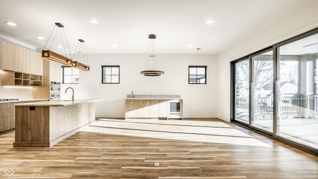 728 Pawnee Road 2N, Carmel, IN 46032