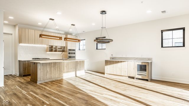 728 Pawnee Road 2N, Carmel, IN 46032