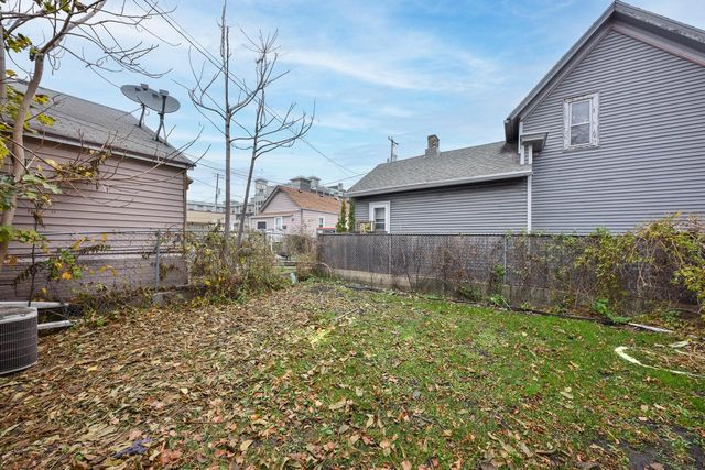 1434 S 3rd STREET, Milwaukee, WI 53204