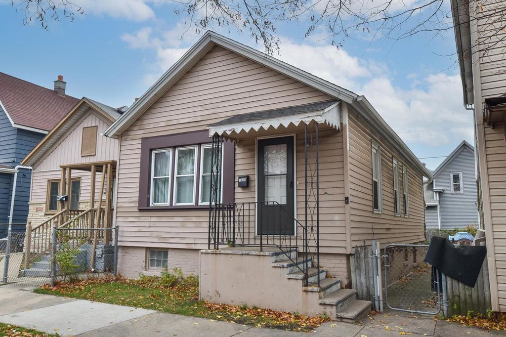 1434 S 3rd STREET, Milwaukee, WI 53204