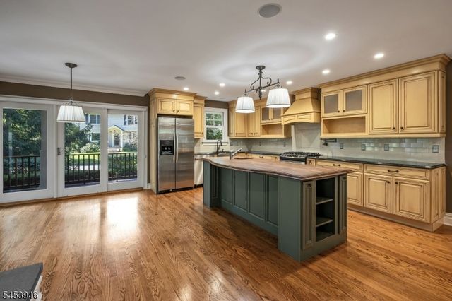 3 Aster Ter, Mendham Boro, NJ 07945
