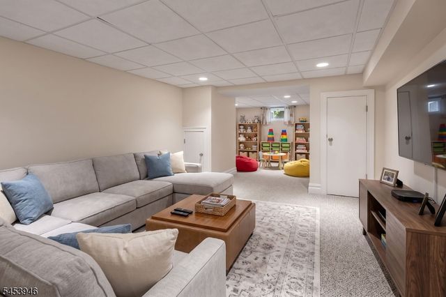 3 Aster Ter, Mendham Boro, NJ 07945