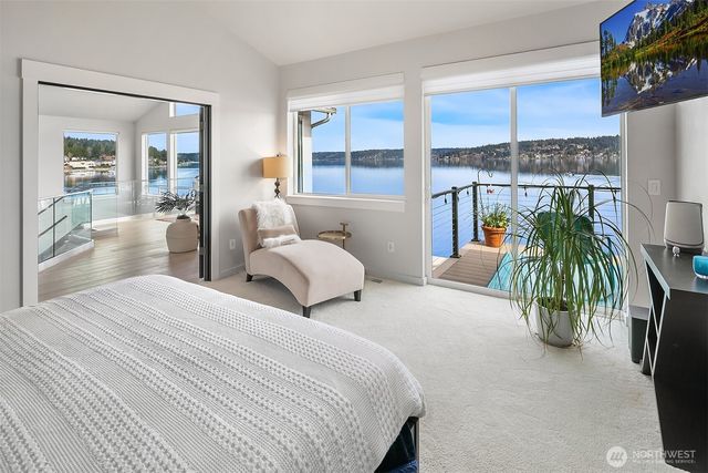 3828 W Lake Sammamish Parkway SE, Bellevue, WA 98008