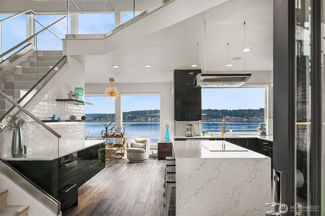 3828 W Lake Sammamish Parkway SE, Bellevue, WA 98008