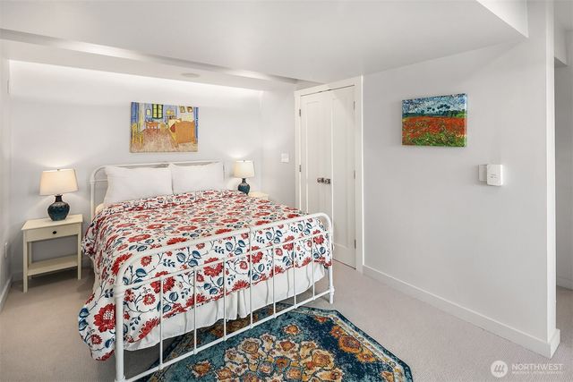 3828 W Lake Sammamish Parkway SE, Bellevue, WA 98008