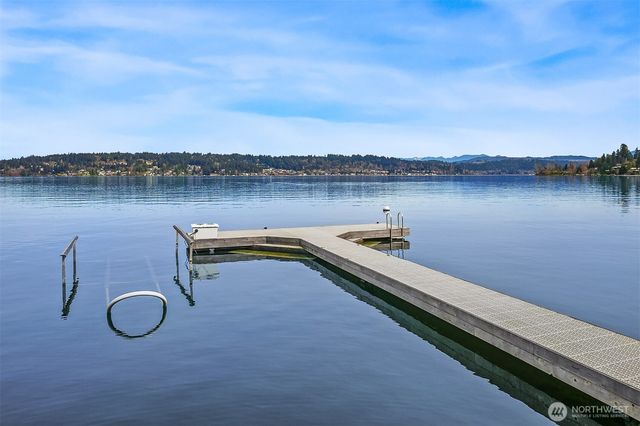 3828 W Lake Sammamish Parkway SE, Bellevue, WA 98008