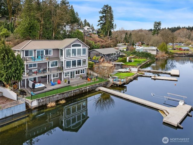 3828 W Lake Sammamish Parkway SE, Bellevue, WA 98008
