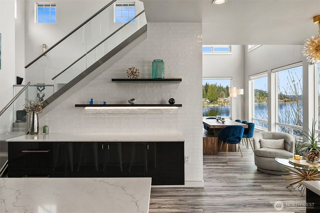 3828 W Lake Sammamish Parkway SE, Bellevue, WA 98008