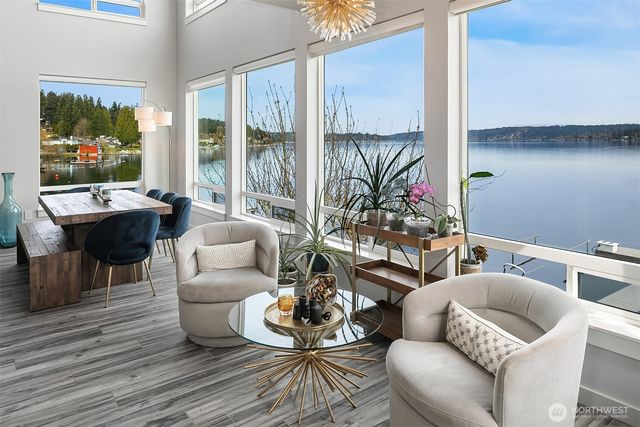 3828 W Lake Sammamish Parkway SE, Bellevue, WA 98008