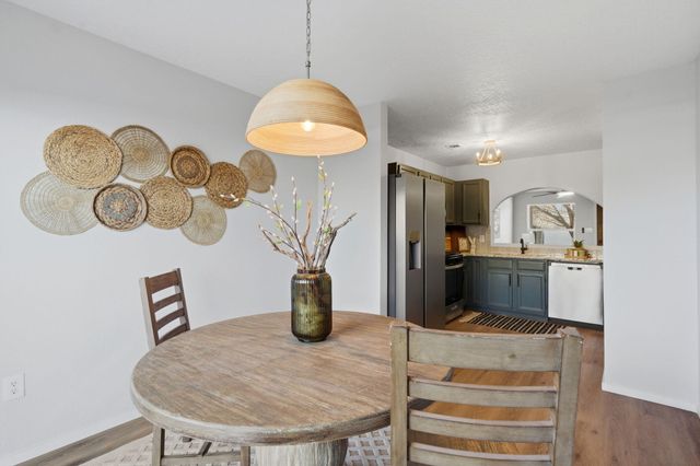 2910 Quail Pointe Drive NW, Albuquerque, NM 87120