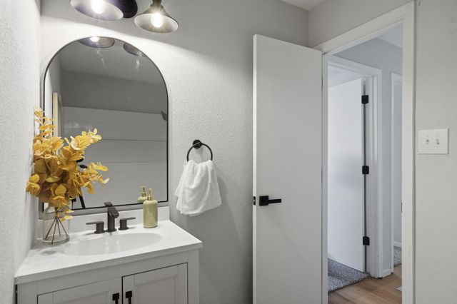 2910 Quail Pointe Drive NW, Albuquerque, NM 87120