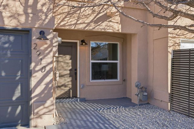 2910 Quail Pointe Drive NW, Albuquerque, NM 87120