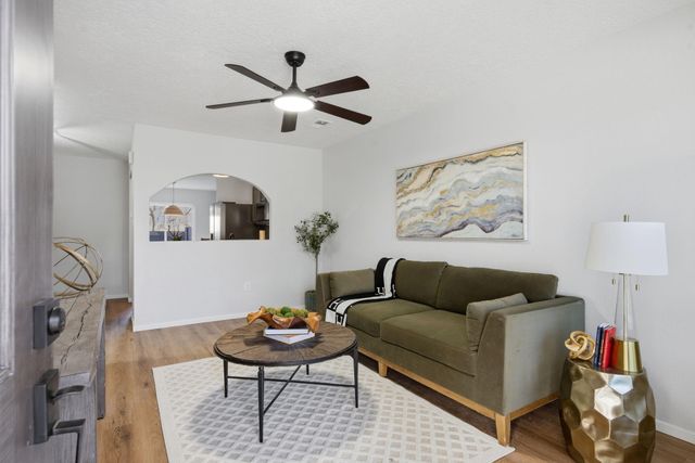 2910 Quail Pointe Drive NW, Albuquerque, NM 87120