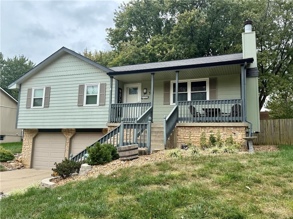 310 N Darrowby Drive, Raymore, MO 64083