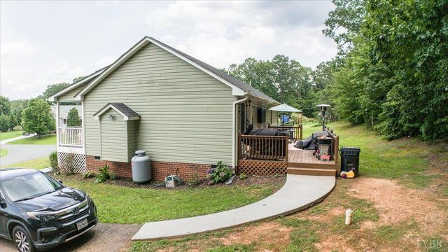 24 Trotter Lane, Concord, VA 24538