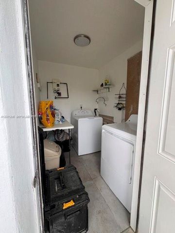 300 SW 8th Avenue, Florida City, FL 33034