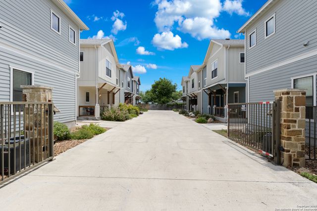 210 Utah St Unit 701, San Antonio, TX 78210