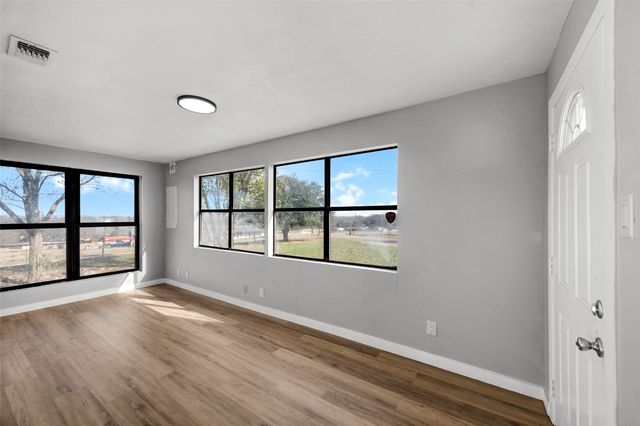 220 Coyote Trail, Rhome, TX 76078