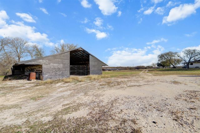 220 Coyote Trail, Rhome, TX 76078