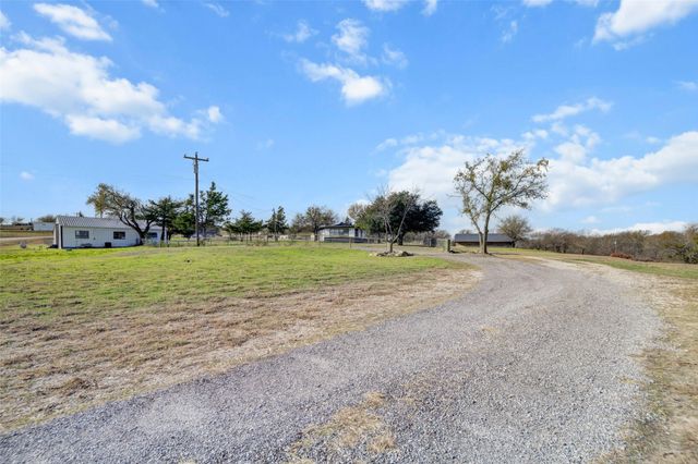 220 Coyote Trail, Rhome, TX 76078