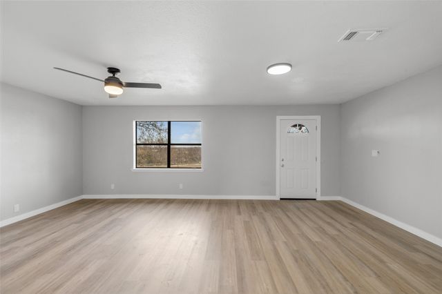 220 Coyote Trail, Rhome, TX 76078