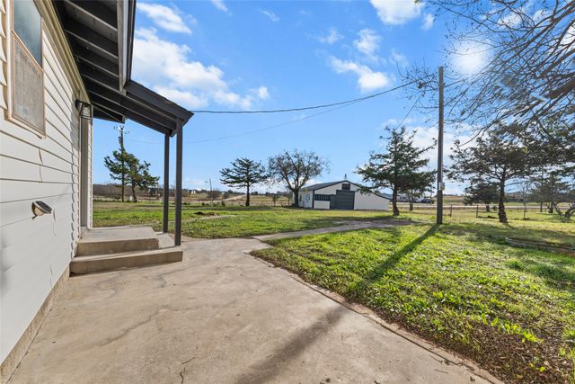 220 Coyote Trail, Rhome, TX 76078