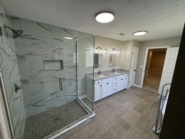 1805 Pointe Ct, Lebanon, TN 37087