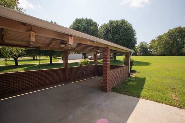 1805 Pointe Ct, Lebanon, TN 37087