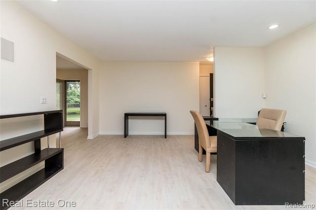 3190 Kenicott Drive, Commerce Twp, MI 48390