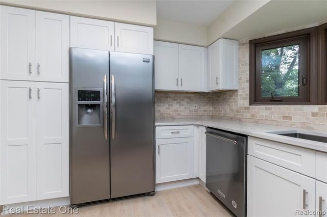 3190 Kenicott Drive, Commerce Twp, MI 48390