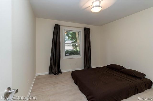 3190 Kenicott Drive, Commerce Twp, MI 48390