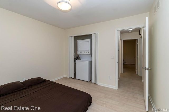 3190 Kenicott Drive, Commerce Twp, MI 48390