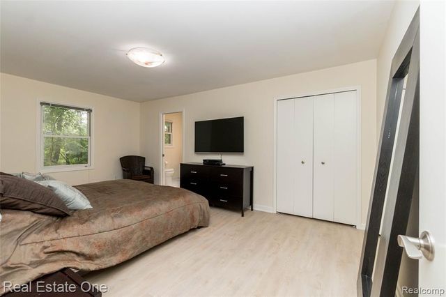 3190 Kenicott Drive, Commerce Twp, MI 48390