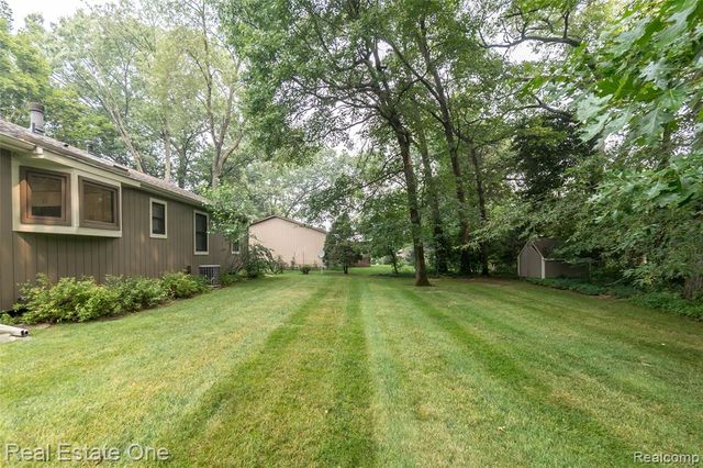 3190 Kenicott Drive, Commerce Twp, MI 48390
