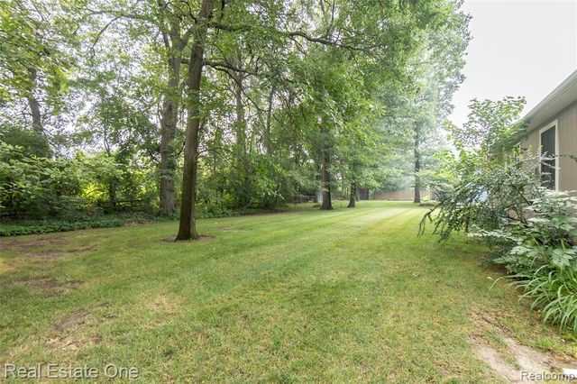 3190 Kenicott Drive, Commerce Twp, MI 48390