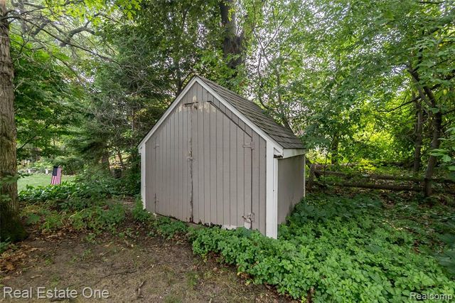 3190 Kenicott Drive, Commerce Twp, MI 48390