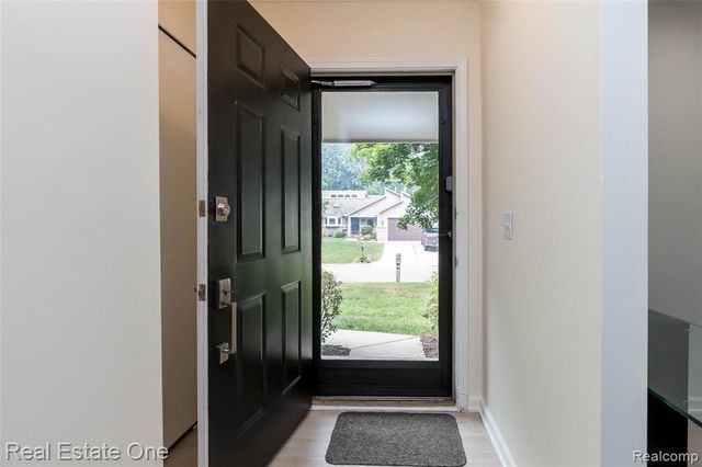 3190 Kenicott Drive, Commerce Twp, MI 48390