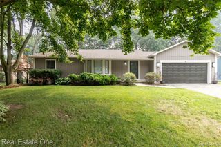 3190 Kenicott Drive, Commerce Twp, MI 48390
