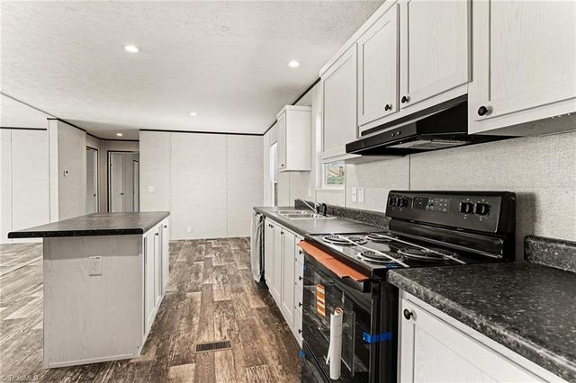 172 Lester Drive, Lexington, NC 27292