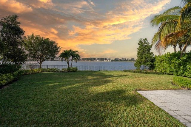 8725 Parkland Bay Drive, Parkland, FL 33076