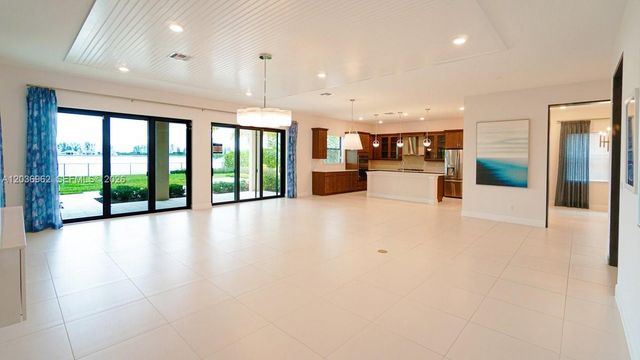 8725 Parkland Bay Drive, Parkland, FL 33076